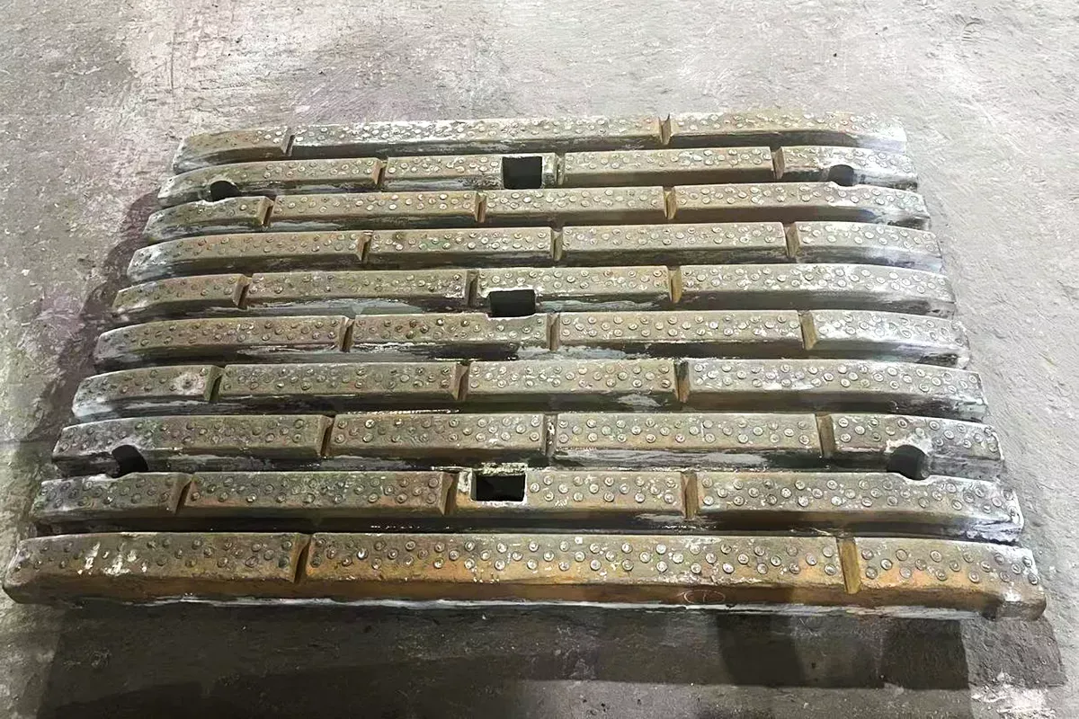 Inlaid Wear-Resistant Alloy Bar And Tooth Plate 1