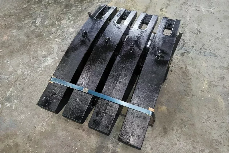 Löffelzähne mit Hartmetalleinsatz
