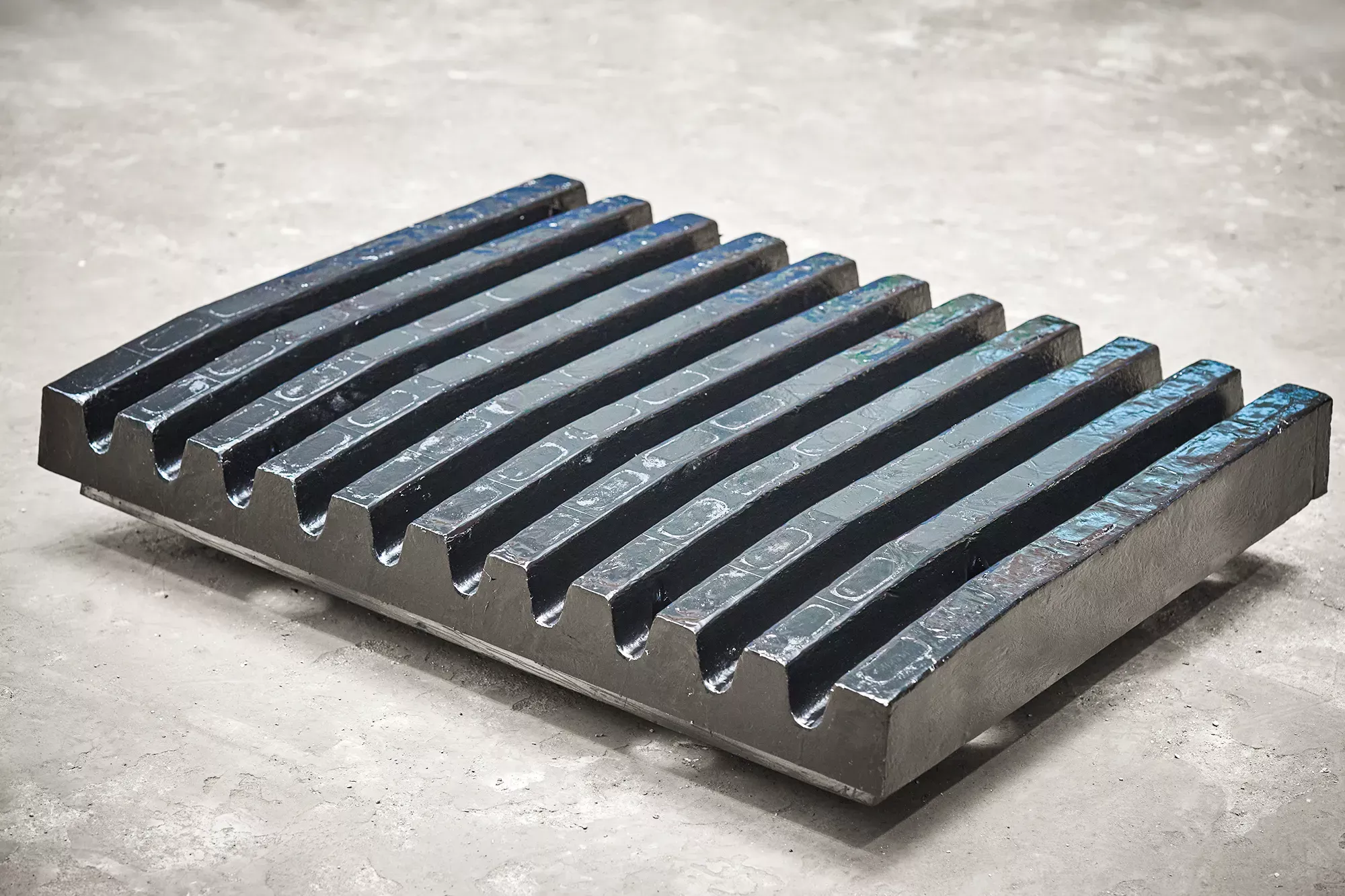 Inlaid High Chrome Cast Iron Jaw Crusher Tooth Plates